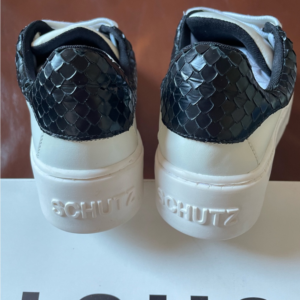 BNWT! SCHUTZ, OLIYAH, MULTIMATERIAL
NAPPA SNEAKERS, BRIGHT SNAKE, WHITE/BLACK 🖤🤍 - Picture 15 of 16
